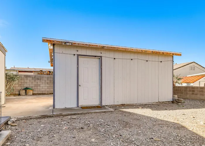 Holiday home Updated Escape W/ Game 1 Block To River! Bullhead City
